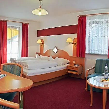 Gastehaus Auhaus بيت ضيافة 4*