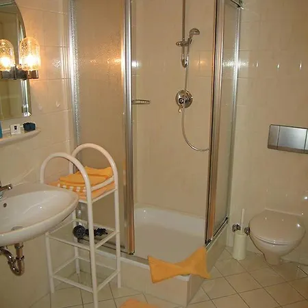 Gastehaus Auhaus 4*